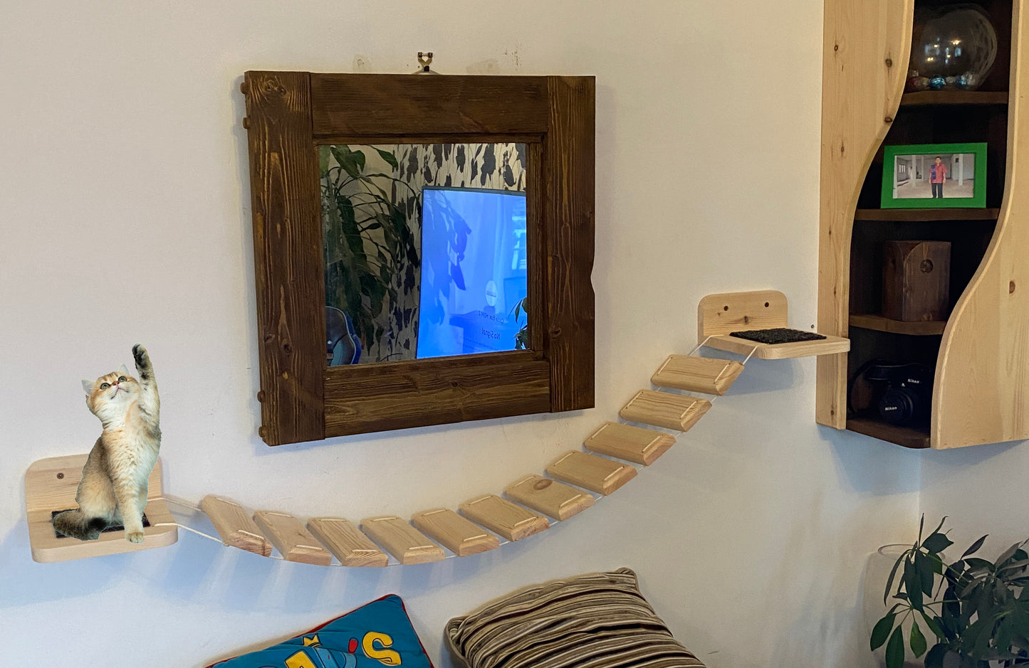 Cat Wall Bridge, Catio style in solid wood