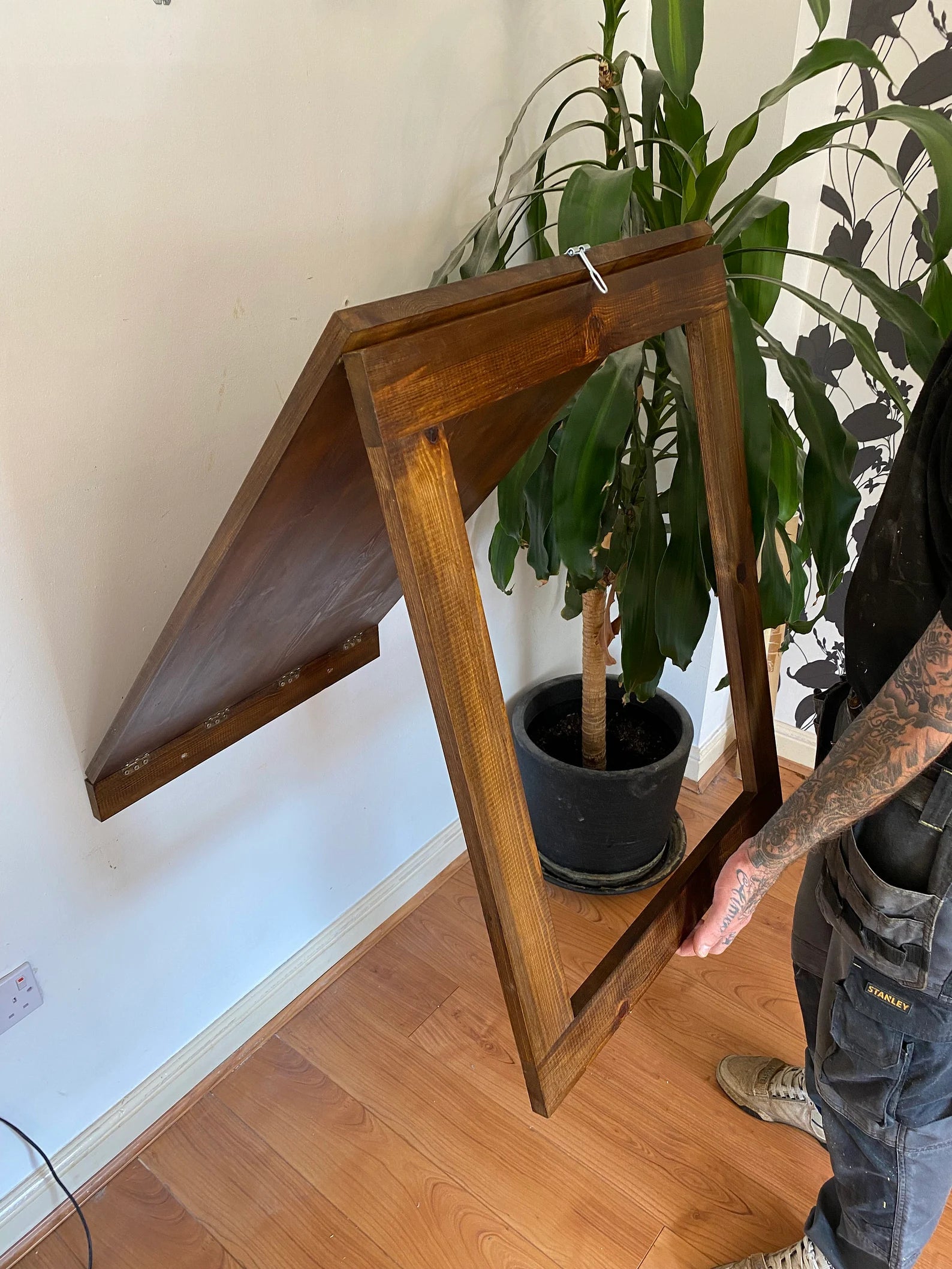 Drop down office online desk