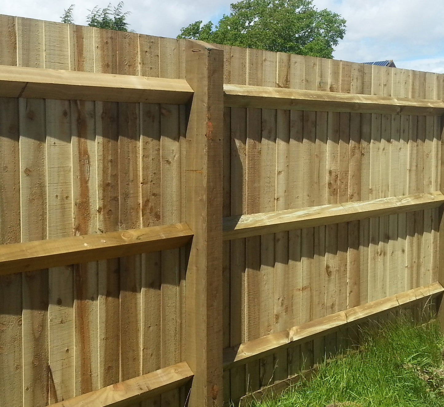 Feather edge fencing panels made to order