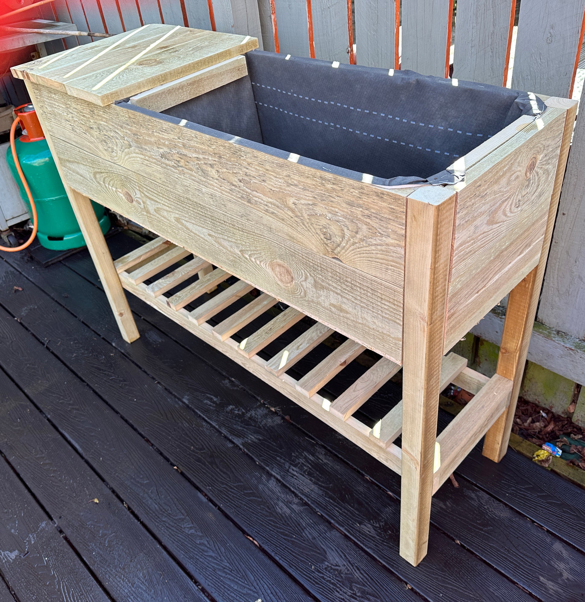 Garden and allotment planter with storage